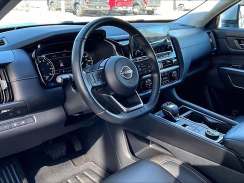 Used 2023 Nissan Pathfinder SL image 15