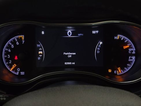 Used 2018 Jeep Grand Cherokee Altitude AWD/4WD image 24