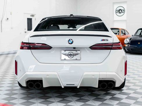 Used 2025 BMW M5 w/ Carbon Package AWD/4WD image 8