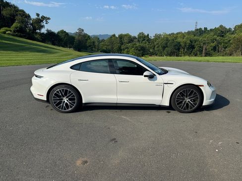 New 2025 Porsche Taycan image 8