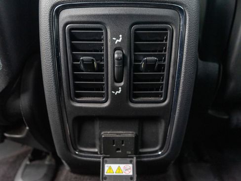 Used 2019 Jeep Grand Cherokee Altitude AWD/4WD image 30