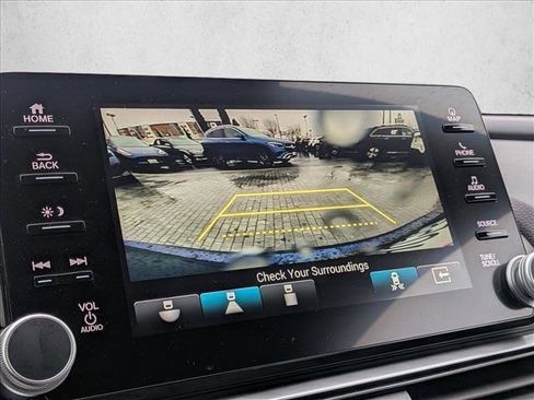 Used 2019 Honda Accord Touring image 14