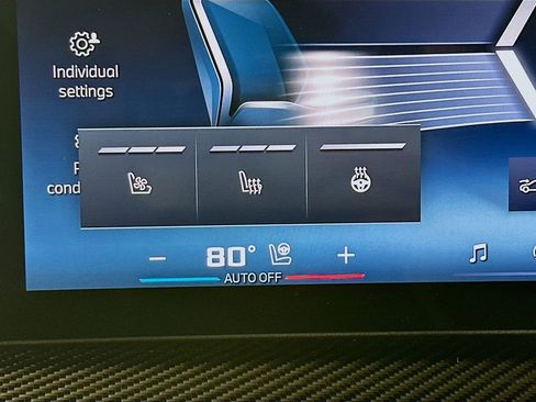 Used 2025 BMW X7 M60i image 26