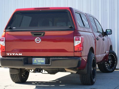 Used 2017 Nissan Titan S image 4