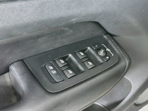 Certified 2023 Volvo XC60 B5 Plus w/ Protection Package Premier FWD image 18