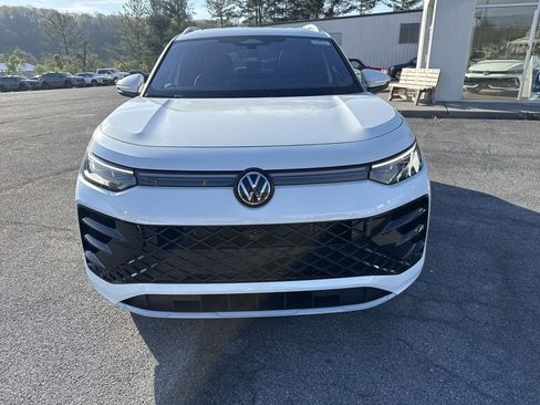 New 2026 Volkswagen Tiguan SEL R-Line AWD/4WD image 2