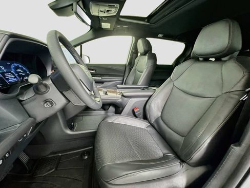 Used 2025 Toyota Sienna Platinum AWD/4WD image 12