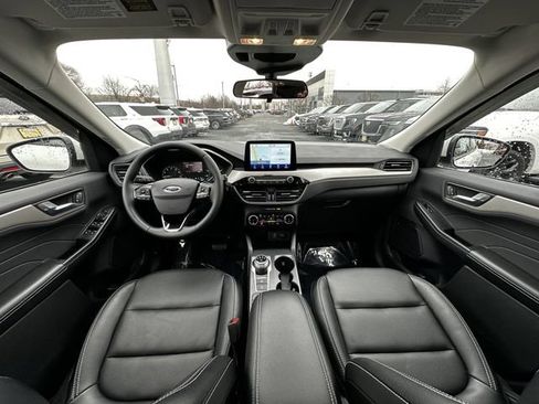 Certified 2022 Ford Escape SEL image 16