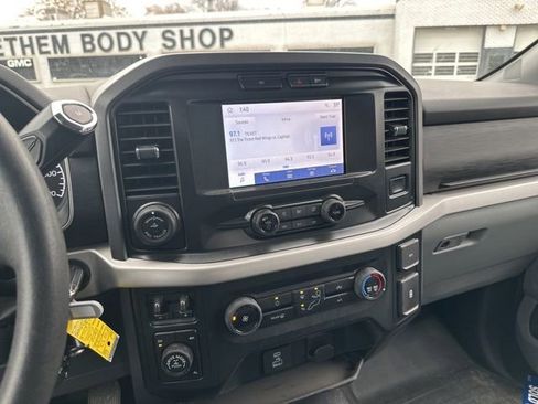 Used 2022 Ford F150 XLT w/ Trailer Tow Package image 11