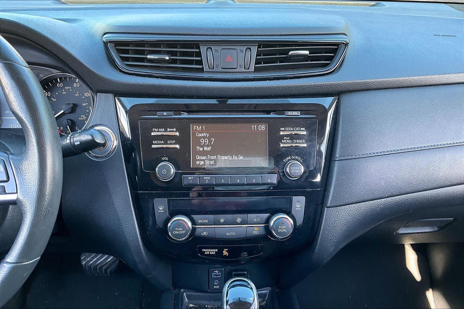 Used 2017 Nissan Rogue SV AWD/4WD image 9