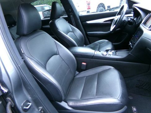 Used 2019 INFINITI QX50 Essential w/ Premium Heat Package AWD/4WD image 11
