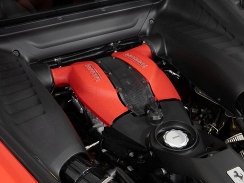 Used 2022 Ferrari F8 Tributo RWD image 21