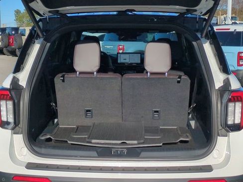 New 2026 Ford Explorer Platinum image 13