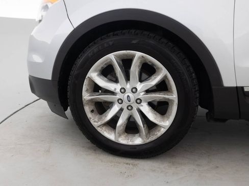 Used 2013 Ford Explorer XLT AWD/4WD image 18