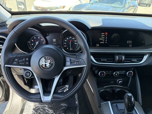 Used 2018 Alfa Romeo Stelvio Ti AWD/4WD image 28