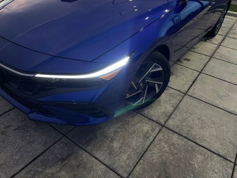 Certified 2025 Hyundai Elantra SEL image 2