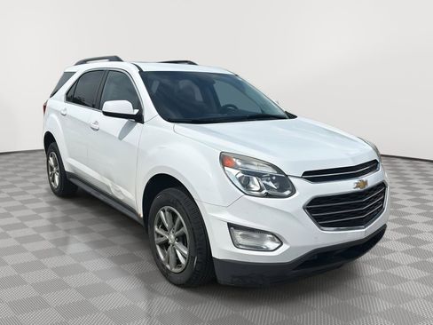 Used 2017 Chevrolet Equinox LT w/ Convenience Package FWD image 4
