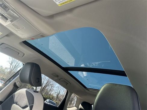 New 2026 Volkswagen Taos SE image 21