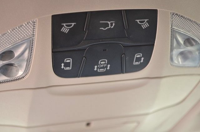 Used 2023 Chrysler Pacifica Touring-L FWD image 30