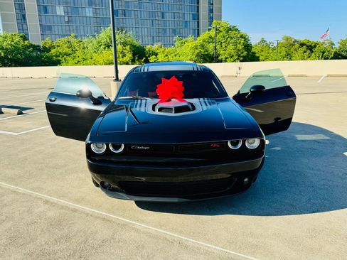 Used 2016 Dodge Challenger R/T Plus image 40