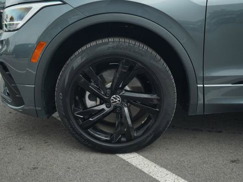 Used 2023 Volkswagen Tiguan SE R-Line image 10