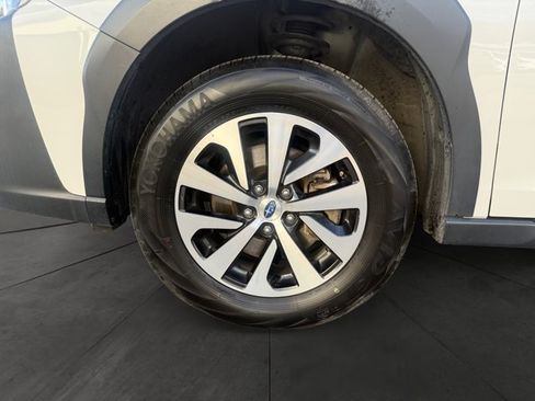 Used 2025 Subaru Outback Premium AWD/4WD image 9