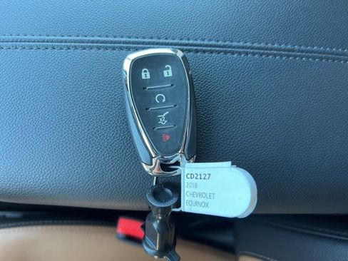 Used 2018 Chevrolet Equinox Premier image 38