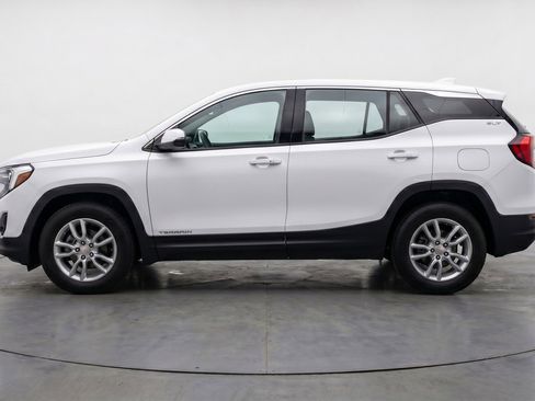 Used 2024 GMC Terrain SLT image 5