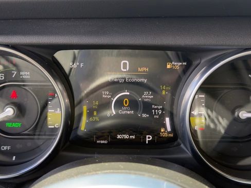 Used 2023 Jeep Wrangler Unlimited Sahara image 11