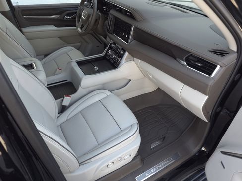 Used 2024 GMC Yukon Denali w/ Advanced Technology Package image 50