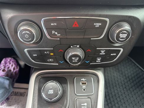 Used 2020 Jeep Compass Sport image 23