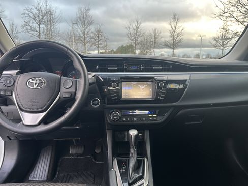 Used 2015 Toyota Corolla S w/ Driver Convenience Package image 29