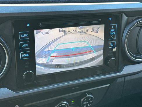 Used 2019 Toyota Tacoma TRD Off-Road w/ Technology Package AWD/4WD image 26