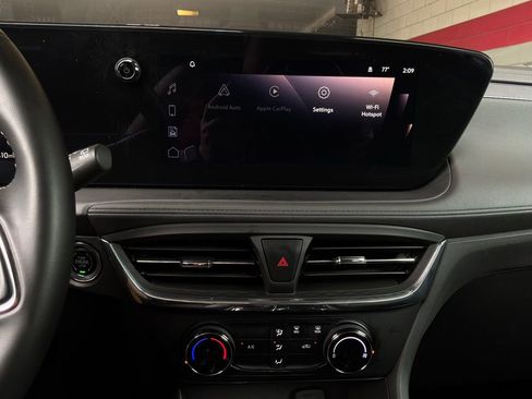 Used 2025 Buick Encore GX Preferred FWD image 25