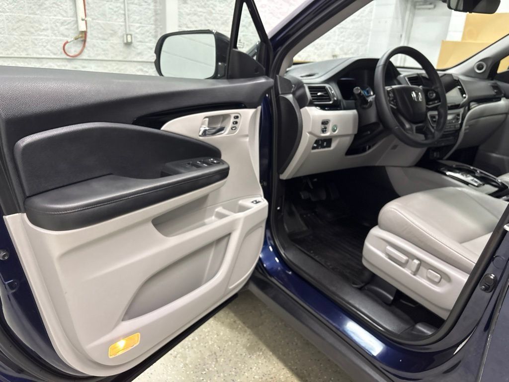 Used 2022 Honda Pilot Touring image 13