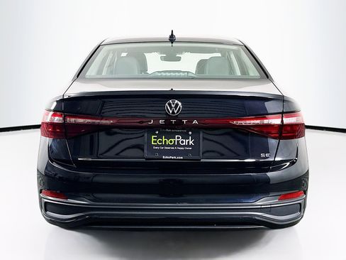 Used 2025 Volkswagen Jetta SE image 7