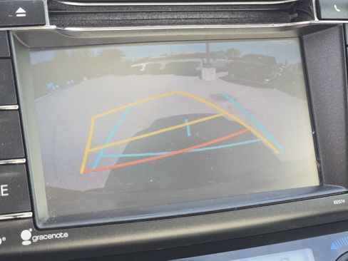 Used 2018 Toyota RAV4 XLE FWD image 27