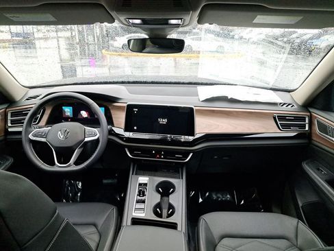 New 2026 Volkswagen Atlas SE image 18