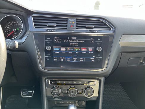 Used 2021 Volkswagen Tiguan SE R-Line w/ 3rd Row Seat Package image 21