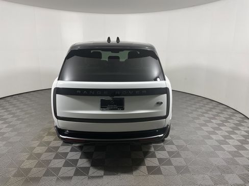 Used 2023 Land Rover Range Rover SE AWD/4WD image 4