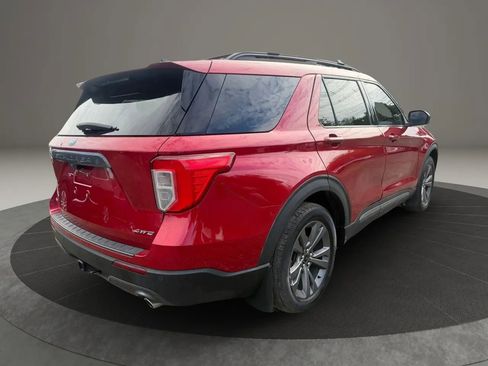 Used 2021 Ford Explorer XLT w/ Equipment Group 202A AWD/4WD image 5