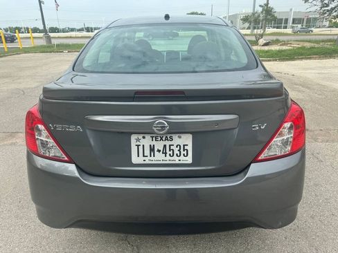 Used 2018 Nissan Versa SV FWD image 8
