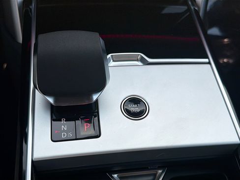 New 2026 Land Rover Range Rover Autobiography AWD/4WD image 28