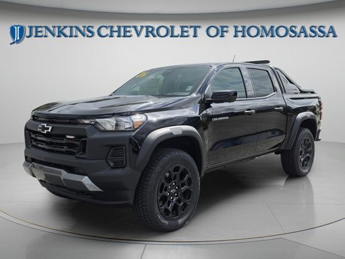 New 2026 Chevrolet Colorado Trail Boss w/ Midnight Edition AWD/4WD image 11