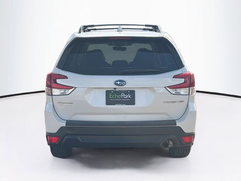 Used 2022 Subaru Forester Premium AWD/4WD image 7