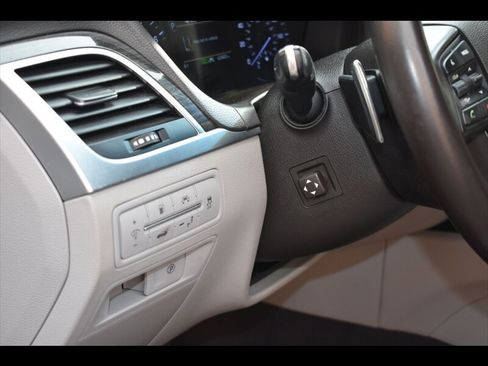 Used 2019 Genesis G80 3.8 RWD image 14
