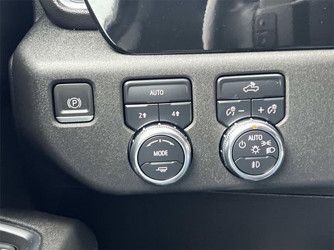 Certified 2023 GMC Sierra 1500 Elevation image 25