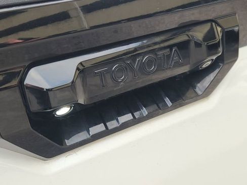 Used 2022 Toyota Tundra Platinum w/ Advanced Package AWD/4WD image 30