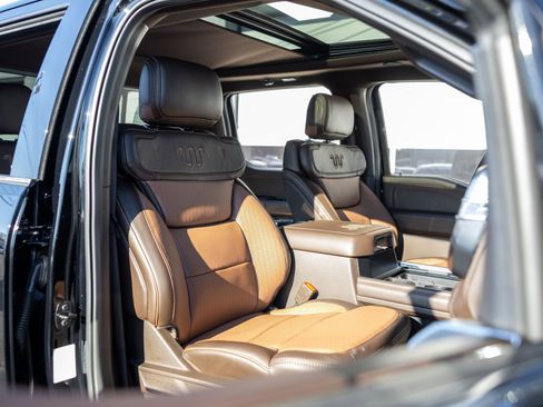 Used 2025 Ford F450 King Ranch w/ Chrome Package image 38