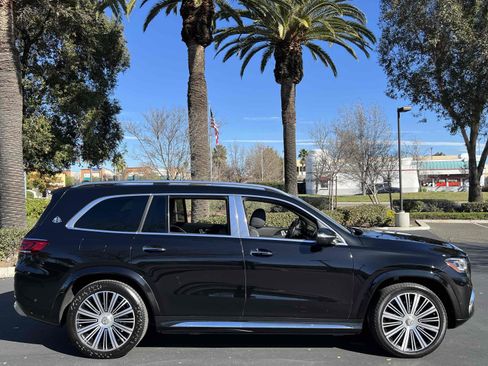 Used 2023 Mercedes-Benz Maybach GLS 600 4MATIC image 18